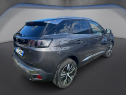 
										PEUGEOT 3008 1.2cc PureTech 130cv S&S GT full									