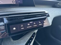 
										PEUGEOT NEW 3008 1.2cc HYBRID 145cv E-DCS6 ALLURE full									