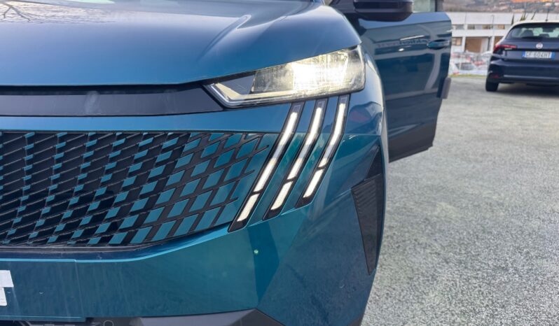 
								PEUGEOT NEW 3008 1.2cc HYBRID 145cv E-DCS6 ALLURE full									